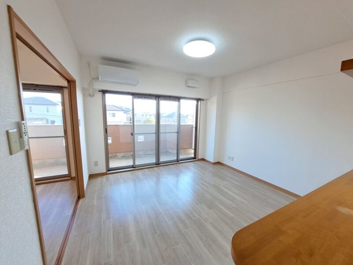 エクセリア・ドゥの居間