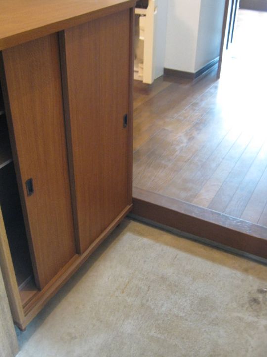 メープルハイム1Bの玄関