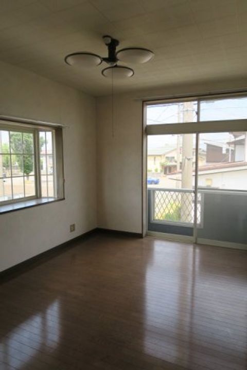 メゾン太陽B-1の居間