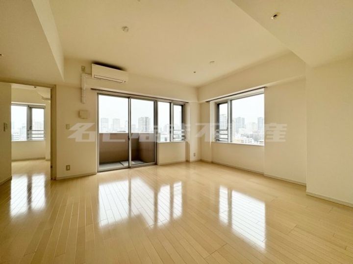 クロスレジデンス大阪新町の居間