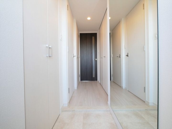 レオンコンフォート九条ガレリアの玄関