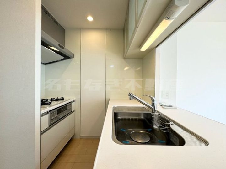 エステムエグゼ心斎橋のキッチン