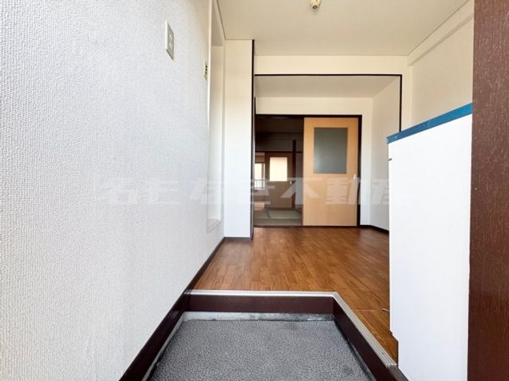 杉本マンションの玄関