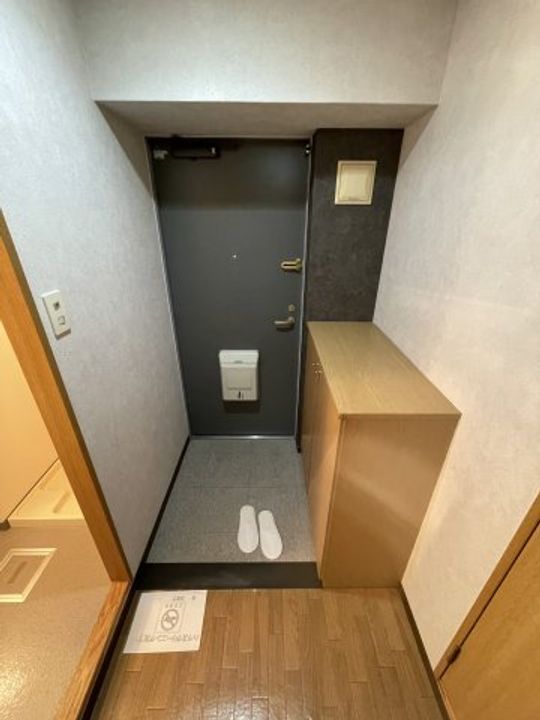 プレサンスフジの玄関
