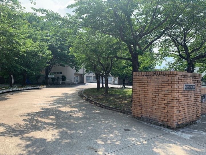 メゾンドホープ101の周辺