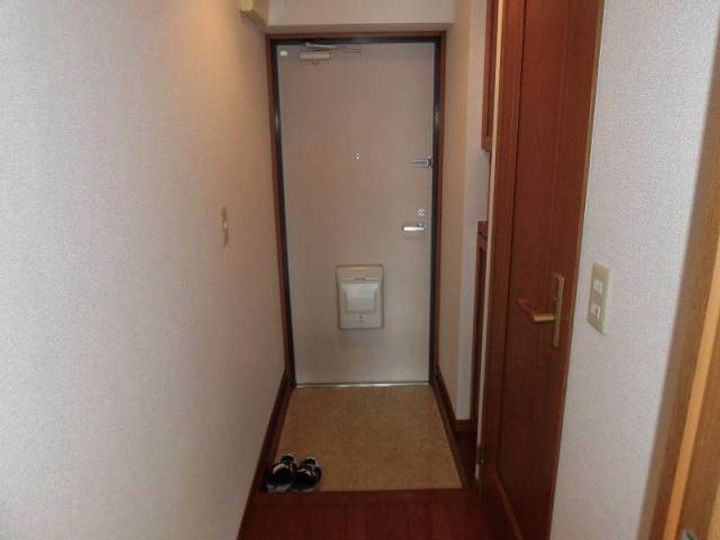 静岡県駿東郡清水町徳倉(マンション)の賃貸物件の玄関