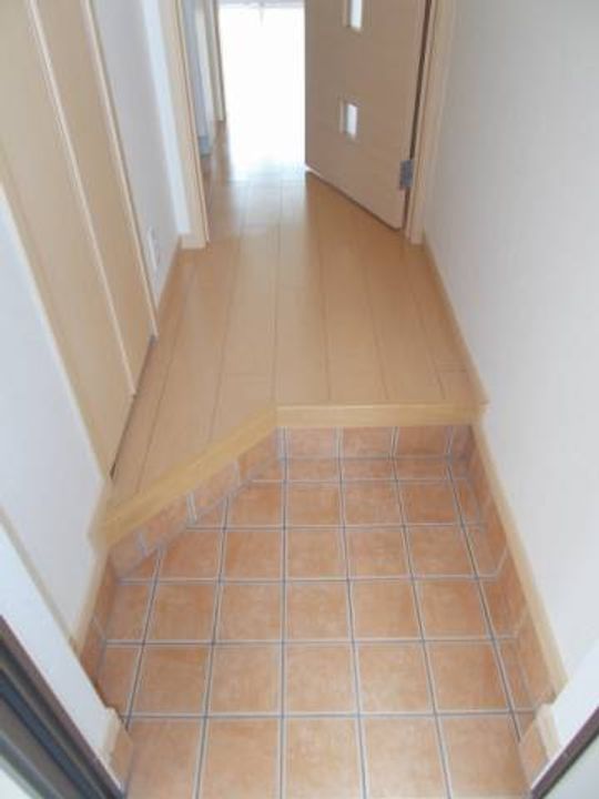 静岡県三島市中島(アパート)の賃貸物件103の玄関