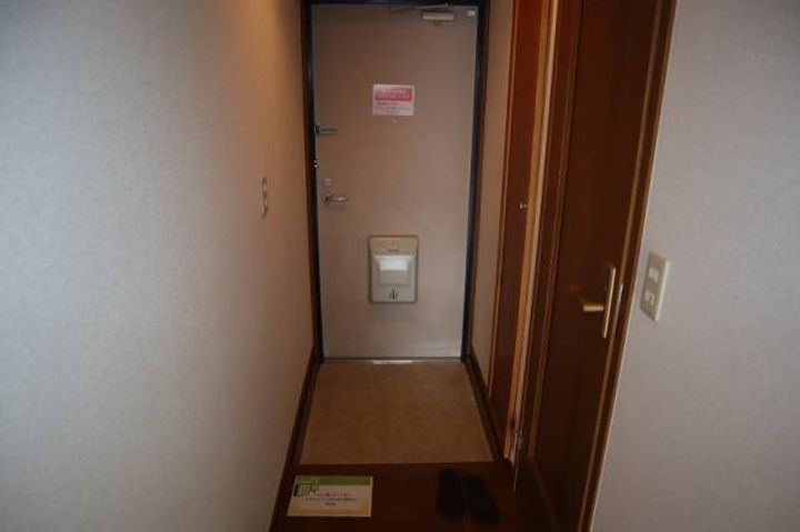 静岡県三島市幸原町2丁目(マンション)の賃貸物件302の玄関