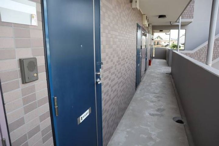 静岡県三島市幸原町2丁目(マンション)の賃貸物件302の玄関