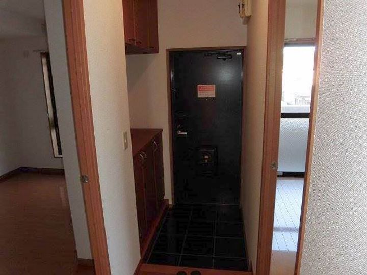 静岡県三島市徳倉4丁目(マンション)の賃貸物件304の玄関