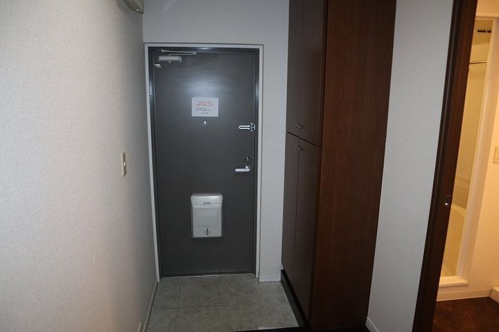 静岡県駿東郡長泉町中土狩(マンション)の賃貸物件102の玄関