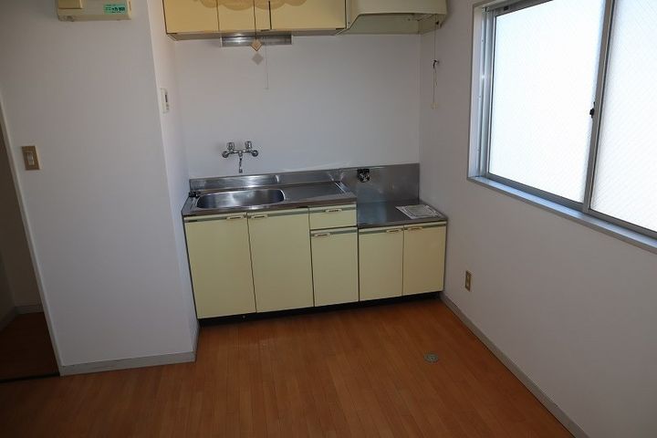 静岡県三島市栄町(アパート)の賃貸物件403のキッチン