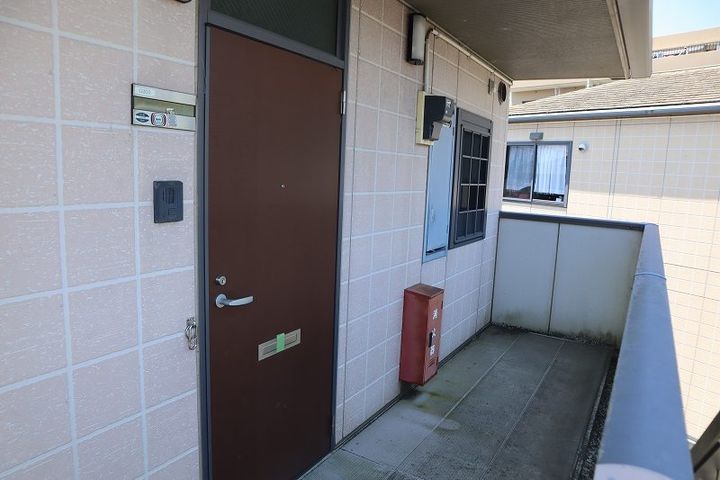 静岡県駿東郡長泉町南一色(アパート)の賃貸物件201の玄関