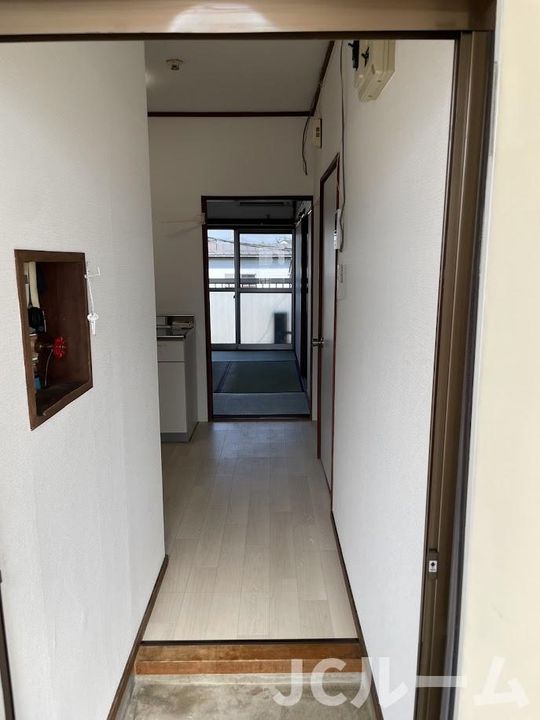 ラルース205の玄関