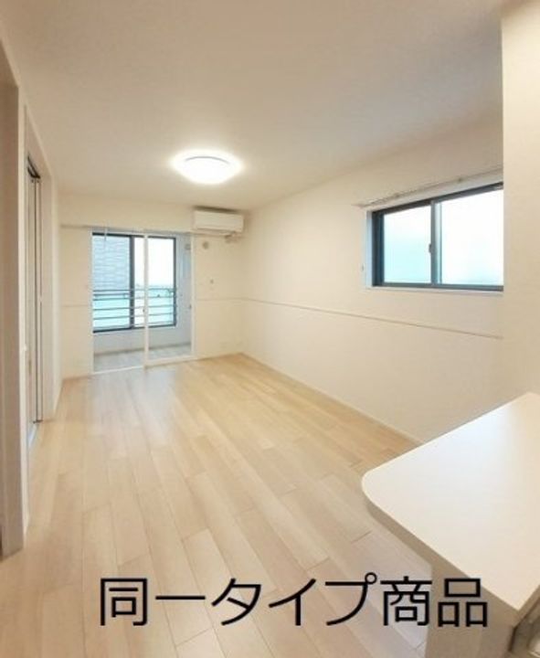 新潟県柏崎市半田3丁目(アパート)の賃貸物件の居間