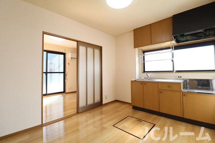 フォーシーズンA102の居間