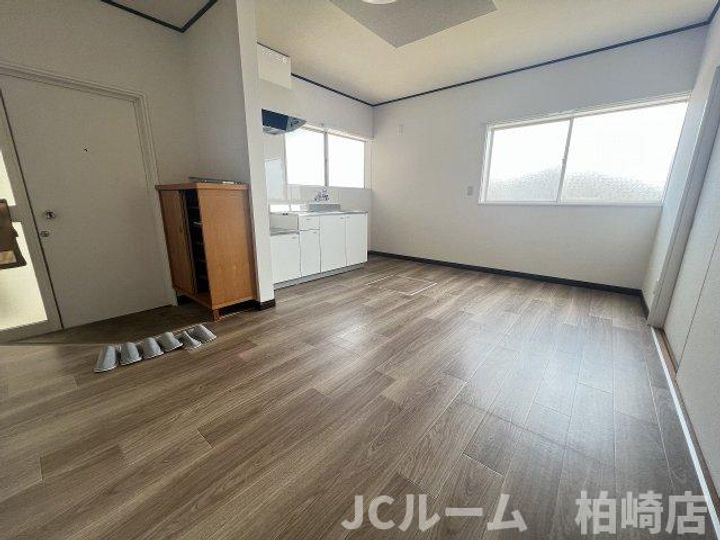 新潟県柏崎市城東2丁目(アパート)の賃貸物件202の居間
