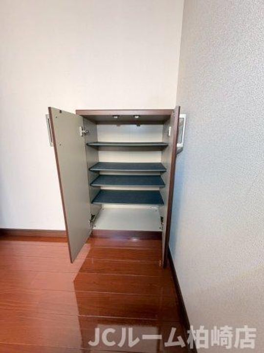新潟県柏崎市関町(アパート)の賃貸物件104の玄関