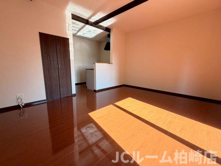 新潟県柏崎市関町(アパート)の賃貸物件104の居間