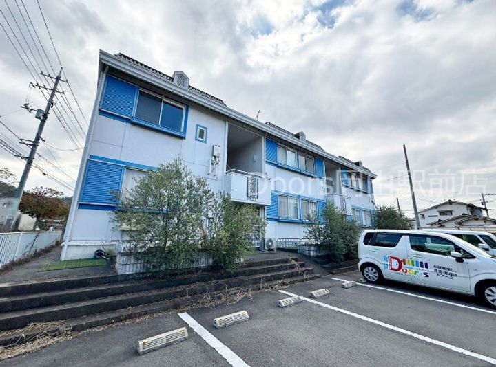 RE APARTMENT4の外観