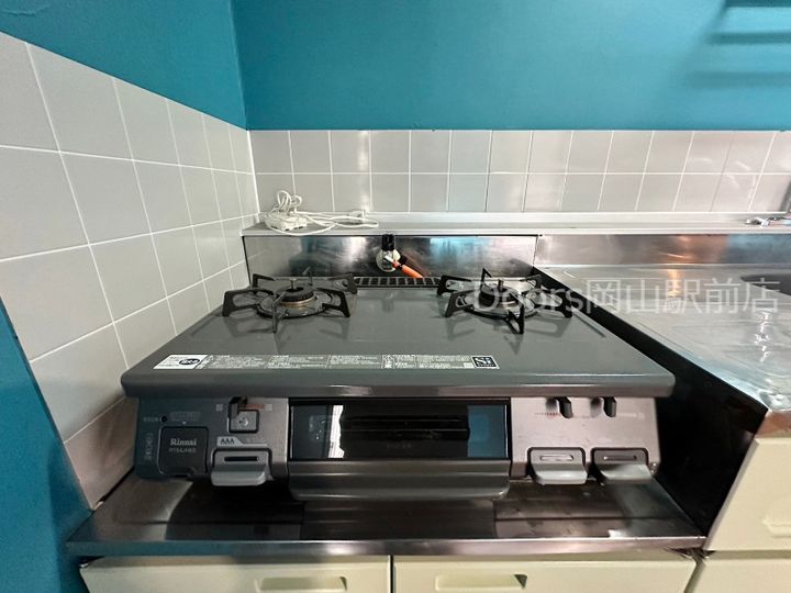 RE APARTMENT4のキッチン