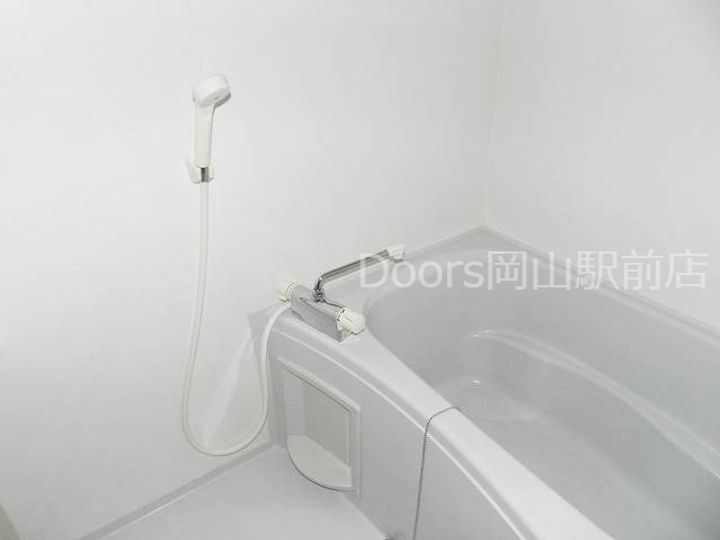 岡山県岡山市北区辰巳(マンション)の賃貸物件A302の風呂