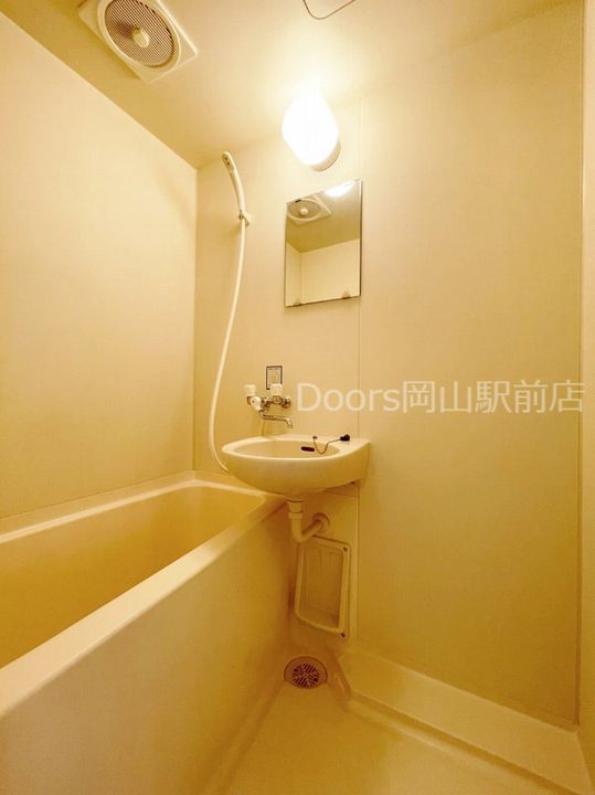 アルフィーネ今D棟206の風呂