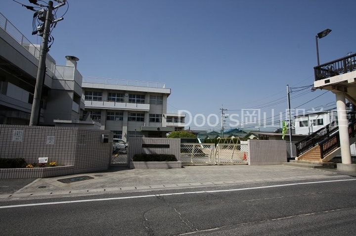 岡山県岡山市南区芳泉2丁目(マンション)の賃貸物件236の周辺