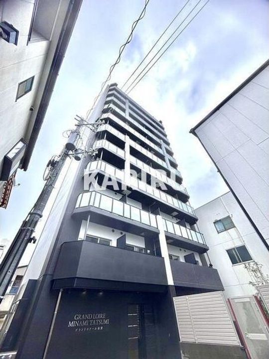 グランドロアール南巽の外観