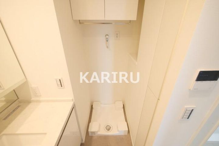 ジオタワー新町1206の玄関