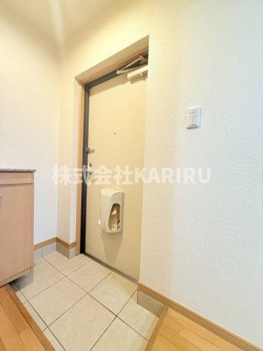 グラージュ小路の玄関