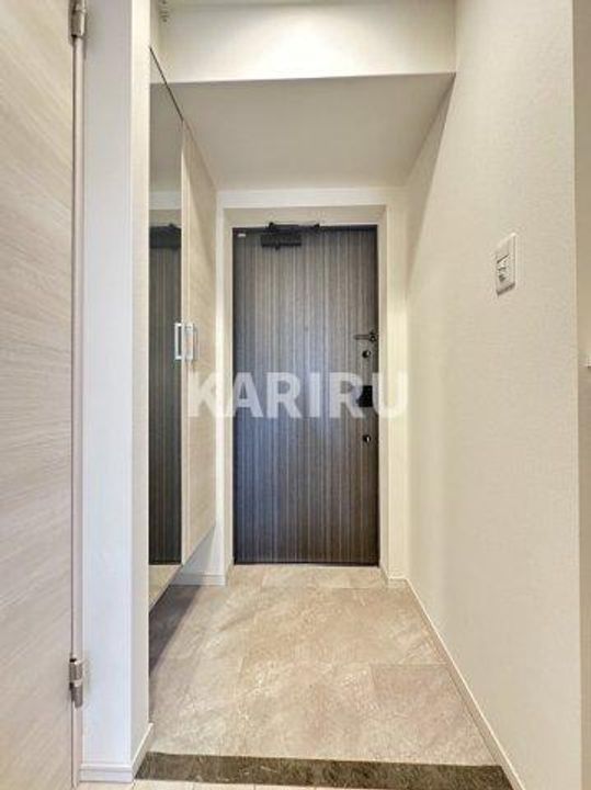 スプランディッド京橋EASTの玄関