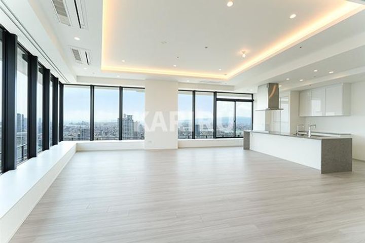 Brillia Tower堂島の居間