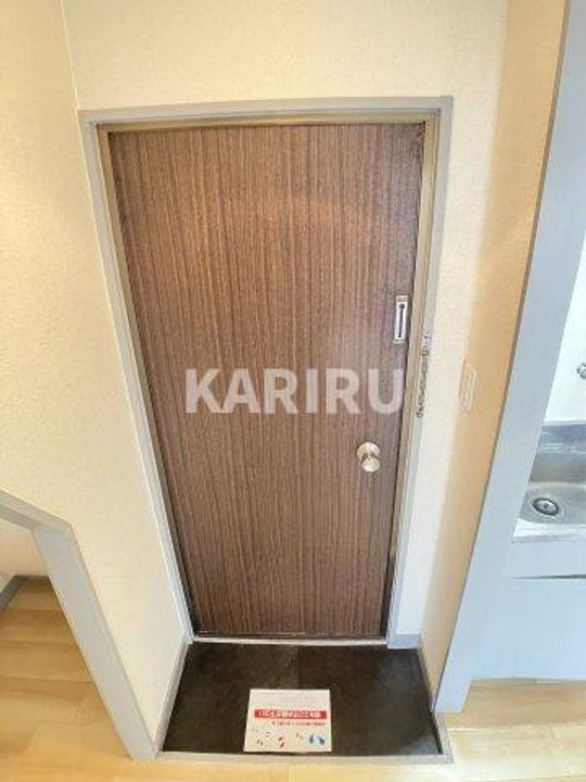 関目岡村マンションの玄関