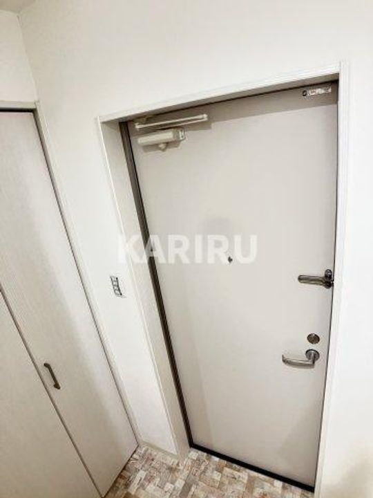 クリエオーレ焼野の玄関