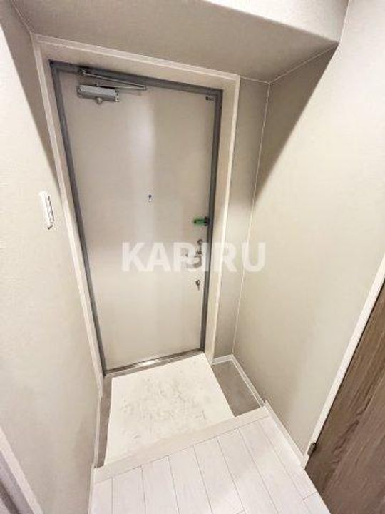 NINE RESIDENCEの玄関