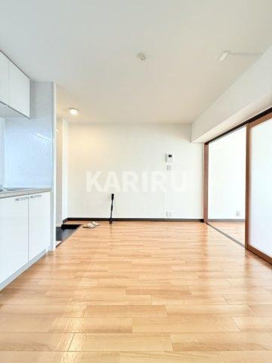 スギタ今福北ハイツの居間