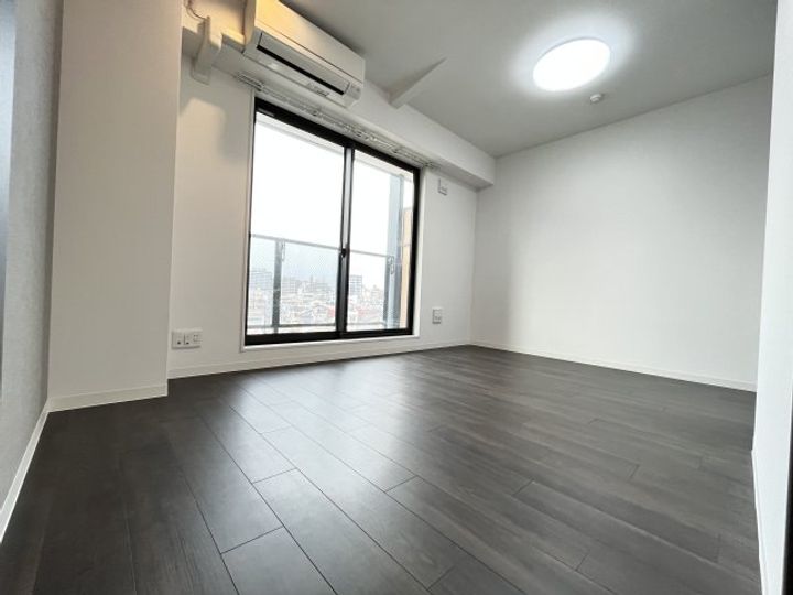 ソルピアーチェ京橋502の居間