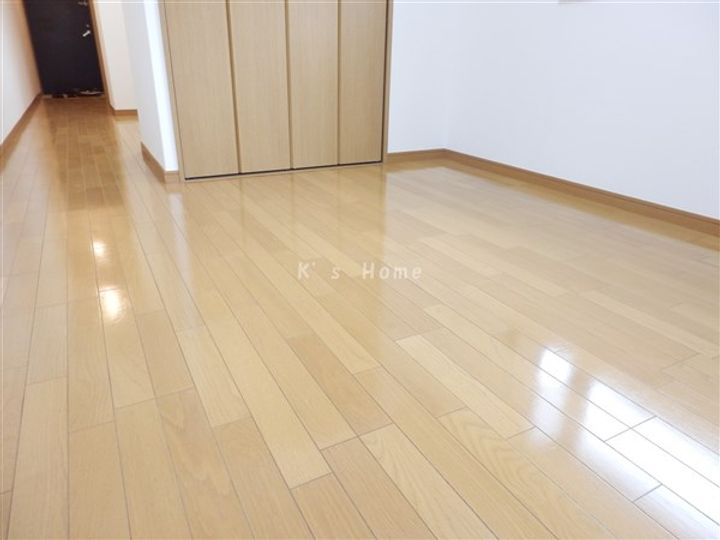 ワコーレエキサイド岡本の居間