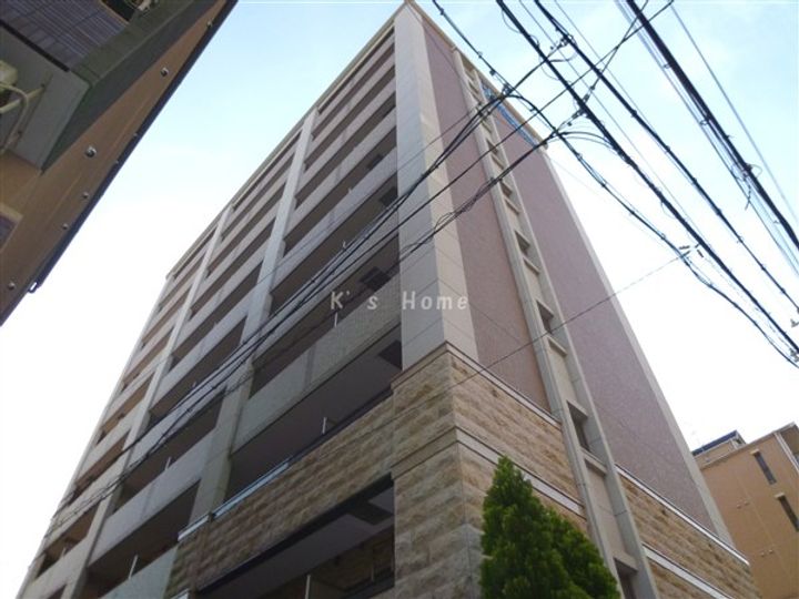 プレサンス三宮東アルバーナの外観
