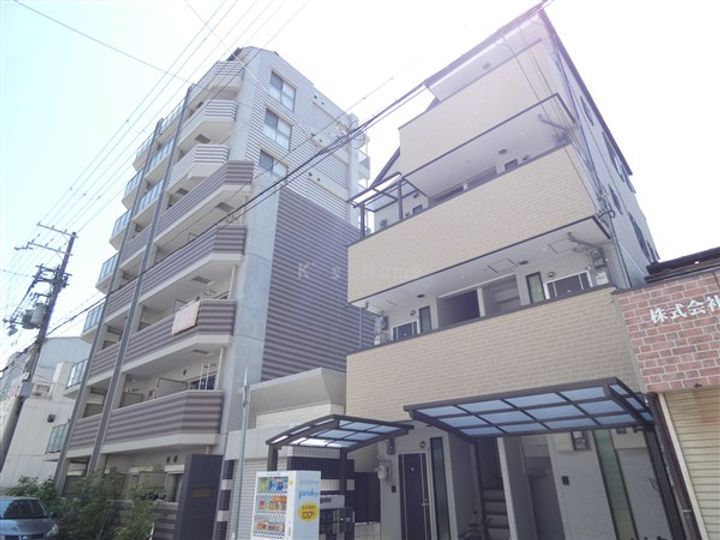 南本町リーフハイツの外観