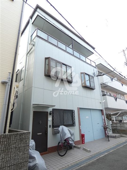 八尾マンション302の外観