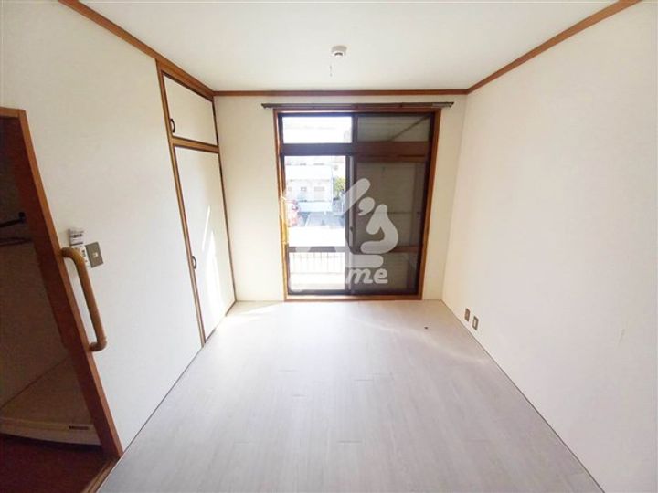 シティハイムヨコヤマA101の居間