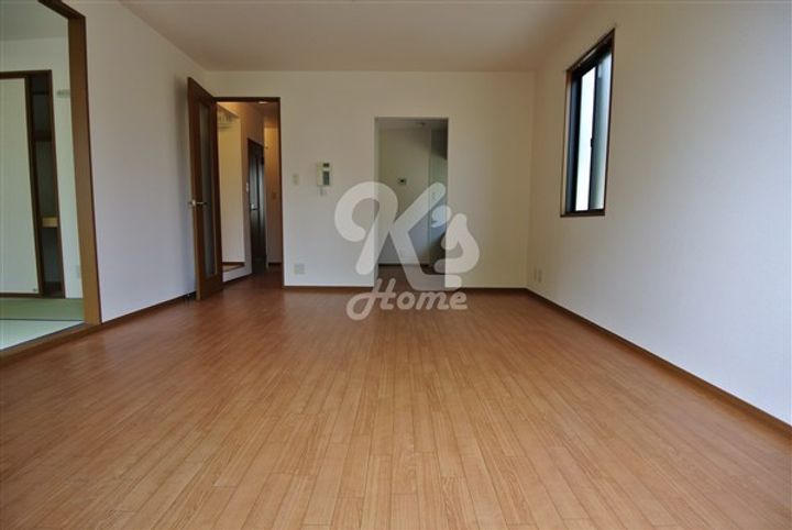 サニーガーデン須磨B201の居間