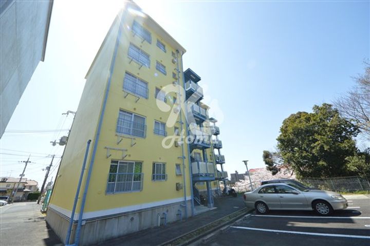 エード白川の外観
