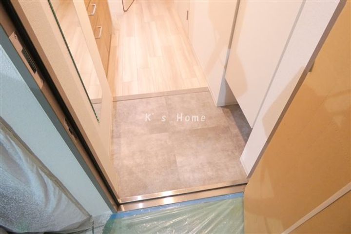 兵庫県神戸市兵庫区西柳原町(マンション)の賃貸物件の玄関