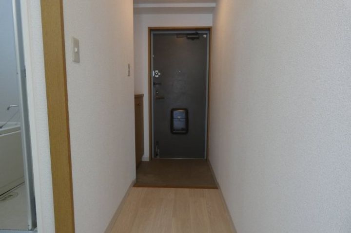 兵庫県神戸市兵庫区荒田町3丁目(マンション)の賃貸物件の玄関
