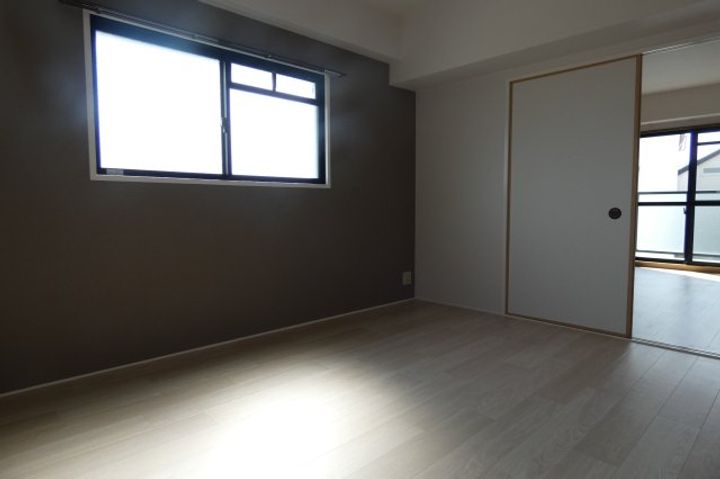 兵庫県神戸市兵庫区荒田町3丁目(マンション)の賃貸物件の居間