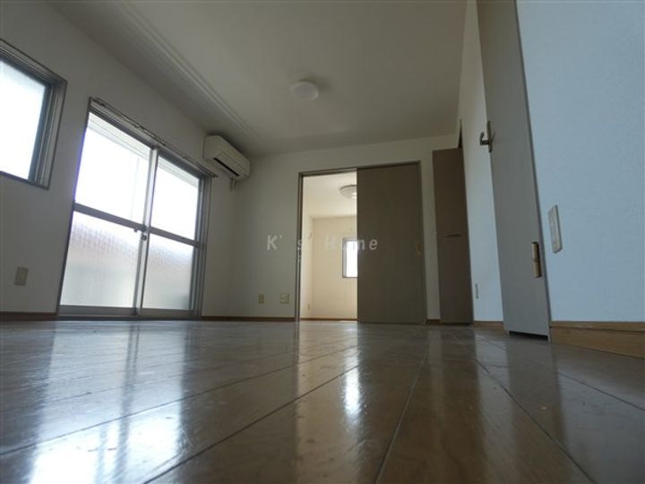 エクセル神戸の居間