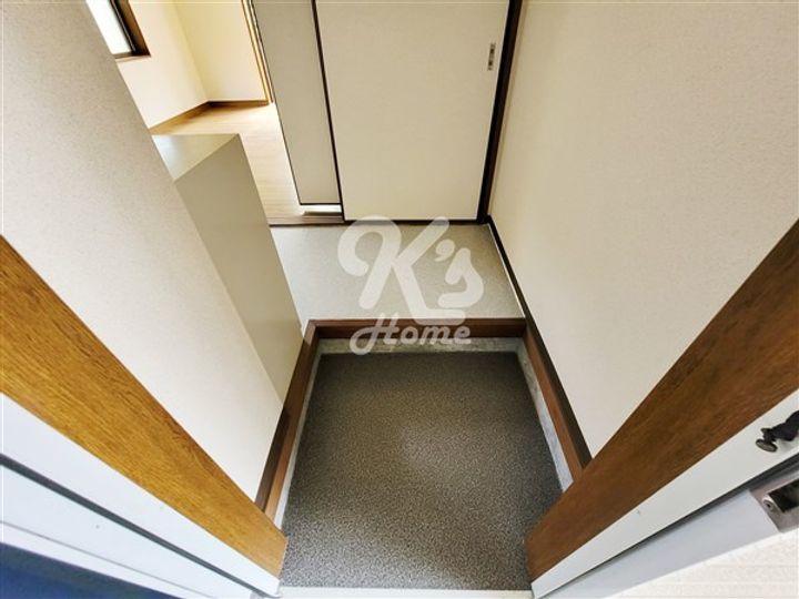 9番地ハウスIIの玄関